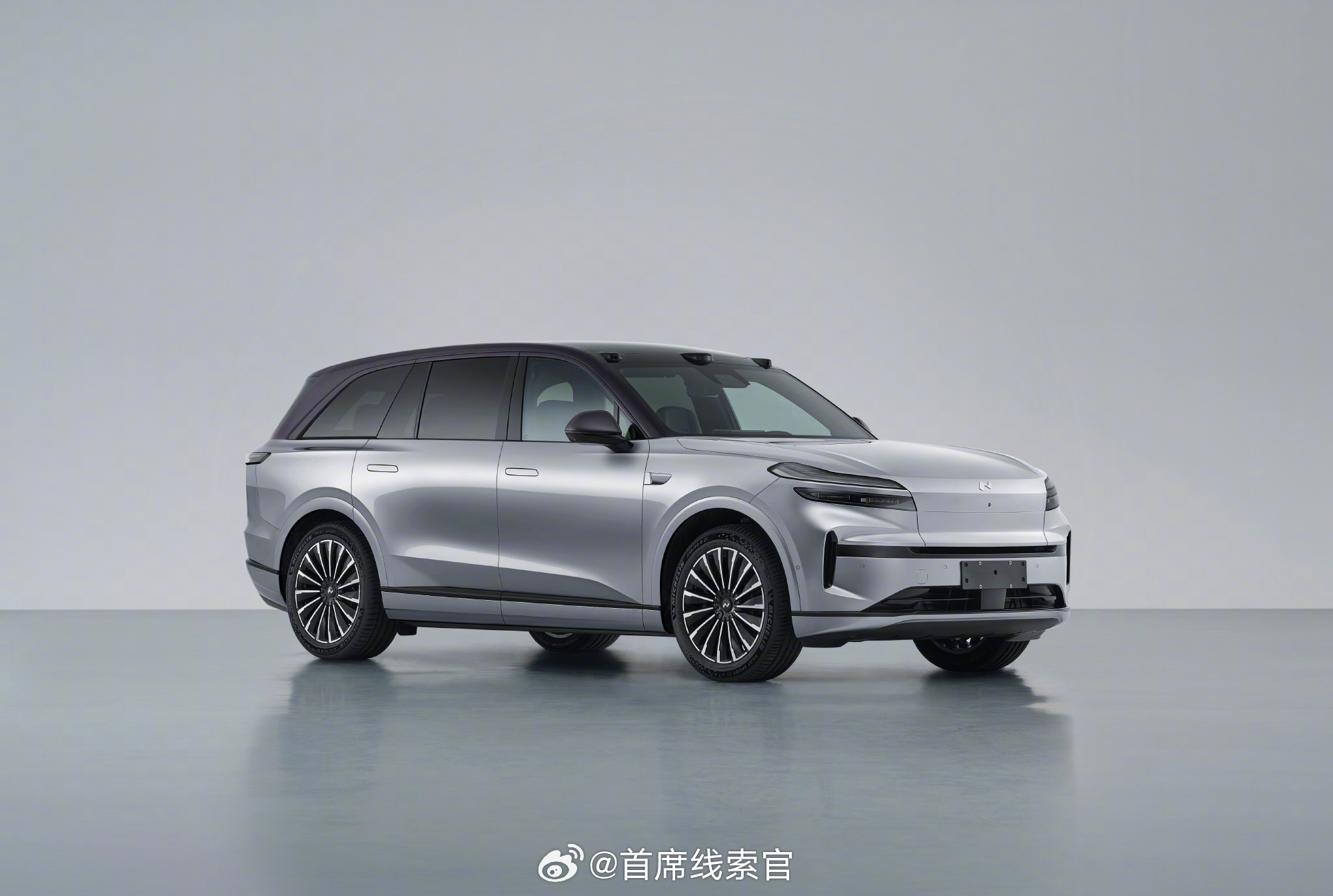 激光雷达款乐道 L90 来了。个人觉得这个拼色看起来更有质感了。308_IO新能