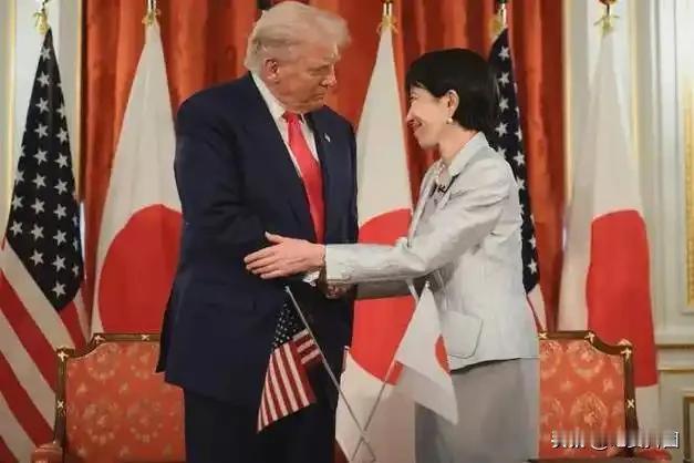 正当美以伊战争打的如火如荼之际，日本女首相高市早苗趁着特朗普骑虎难下之时，不顾国