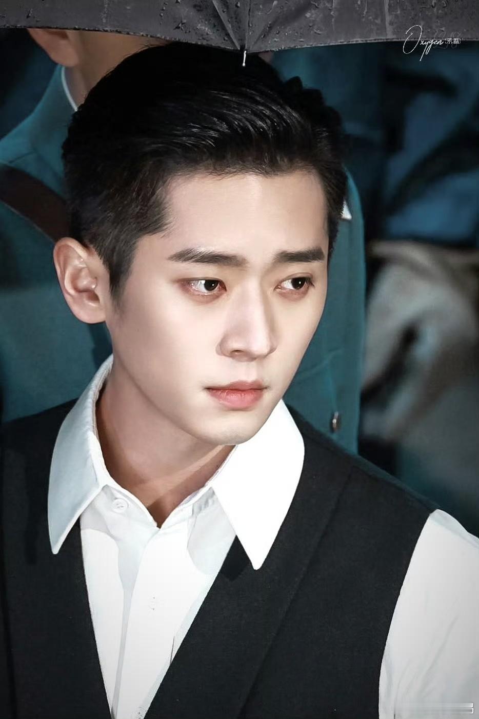 这次是真的阴湿男吻上破碎女了 军阀与女学生的设定太带感！初遇时的一眼心动，直接奠