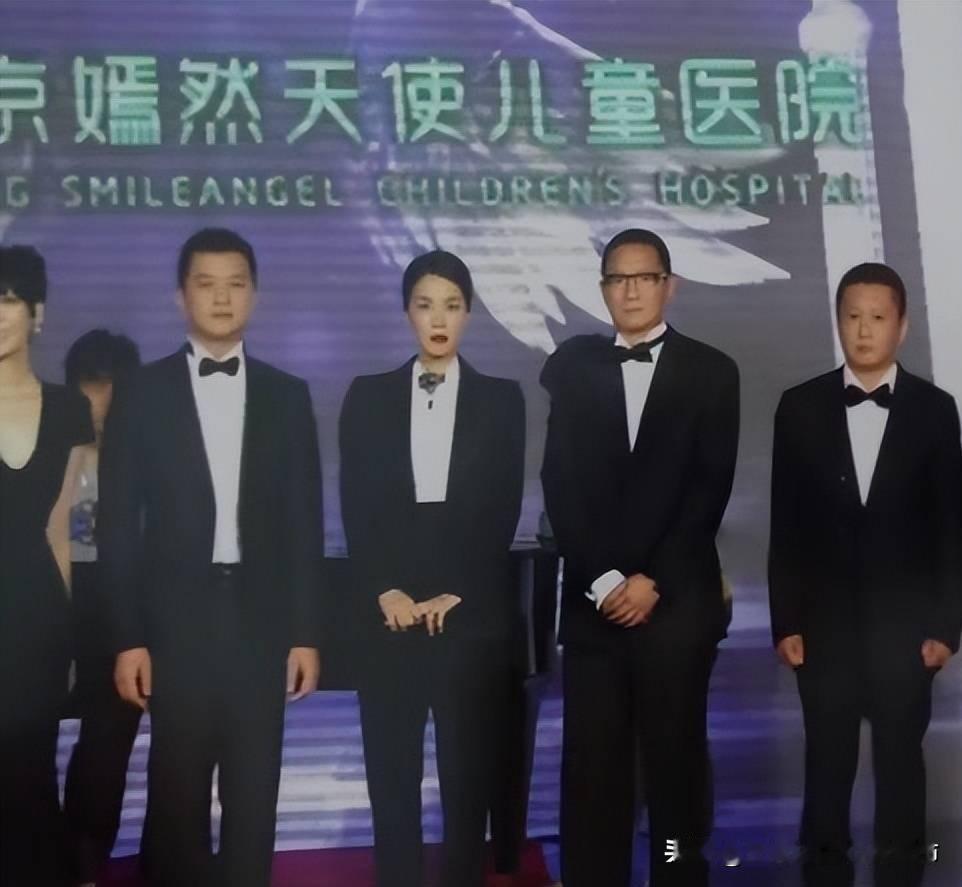 这才是正能量！李亚鹏王菲守着嫣然，把善事做了二十年！
         虽然20