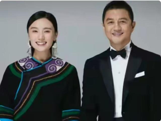 有人说，李亚鹏再度离婚，是因为他投资失败。
也有人说，是海哈金喜投资失败。
当初