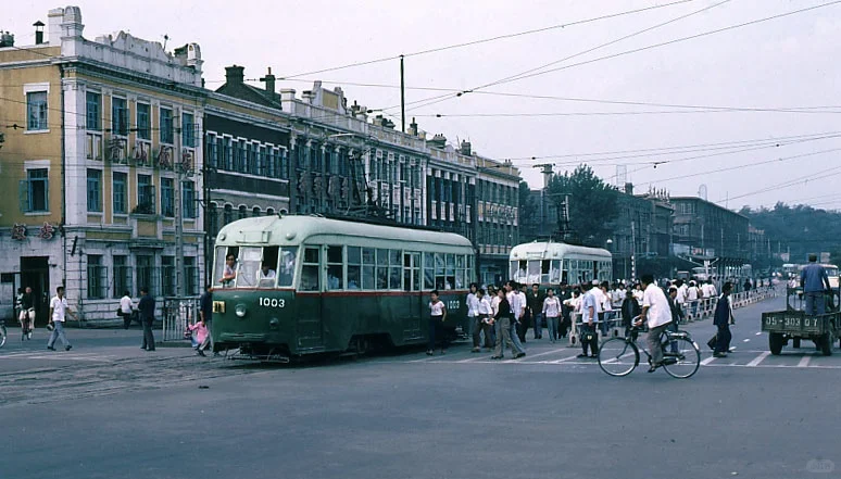 1983年的大连街景，那些让人怀念的时光，摄影:出目里利吕井