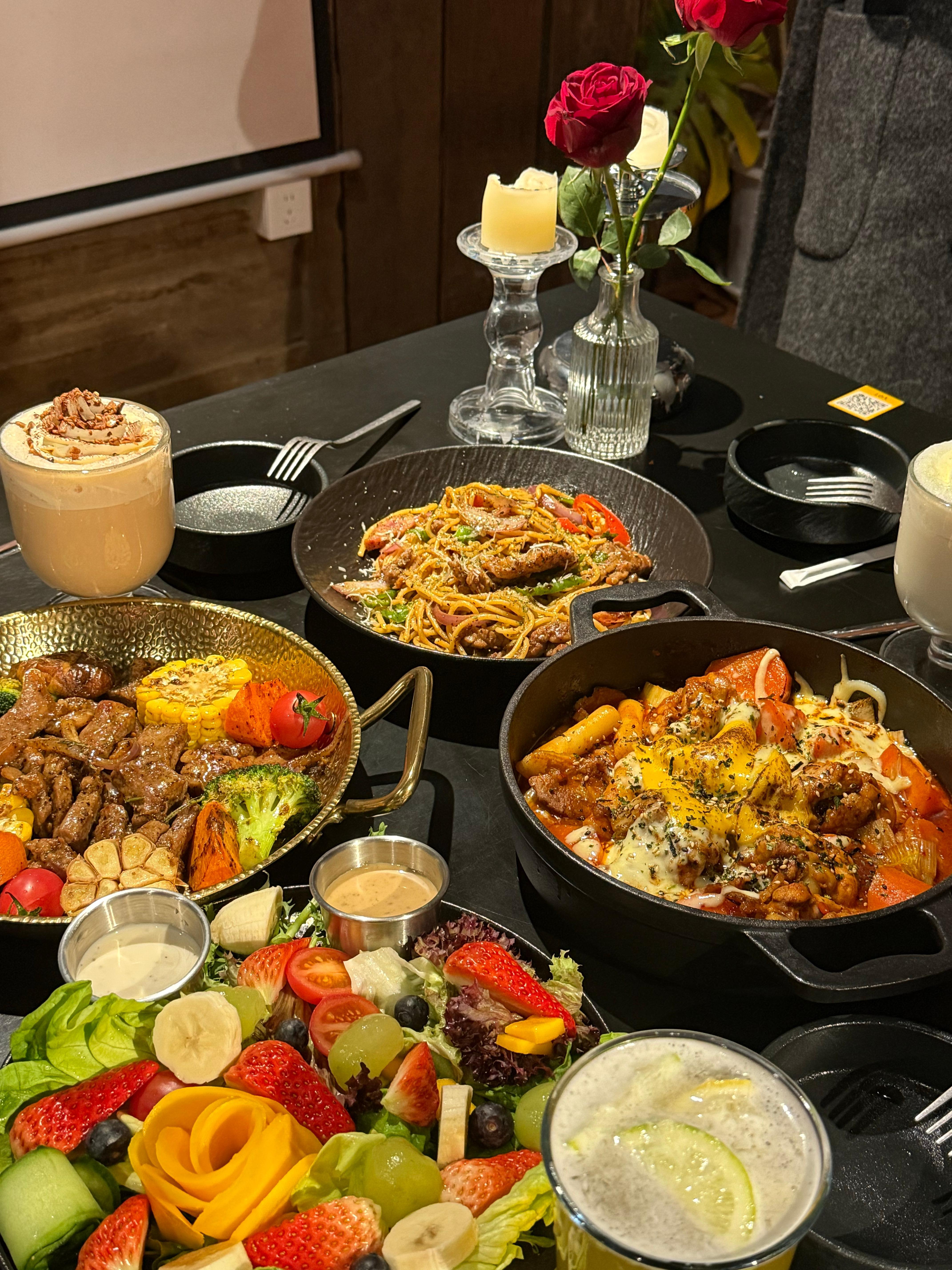 开心假期 见了家人 见了朋友 拍了美照 吃了好吃的 每天都能🍺和🀄️  