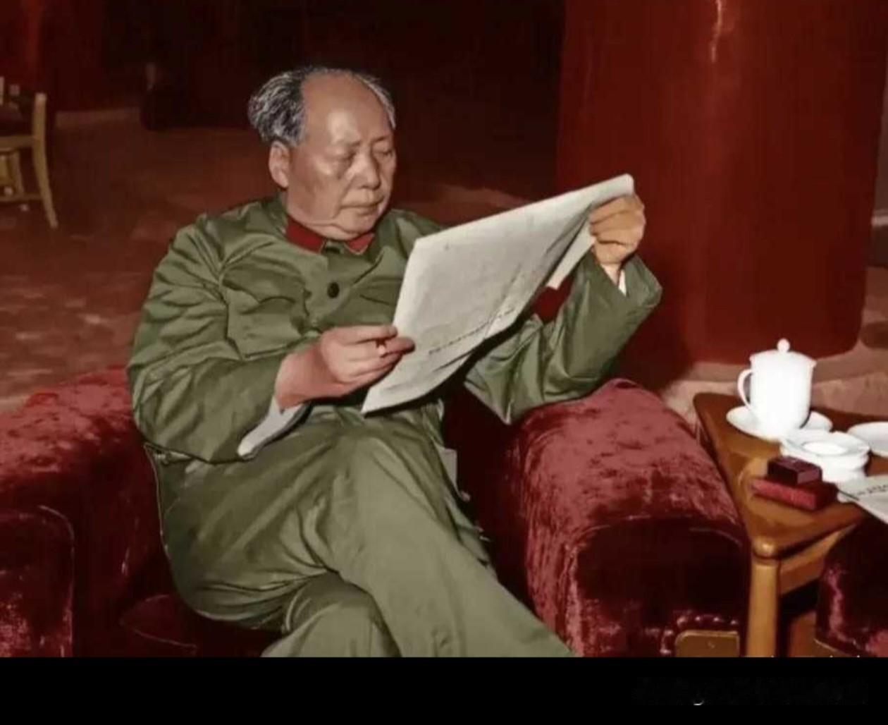 为民请命，
为民立心，
为民服务，
为民开太平！
伟人毛主席 济世爱民 无我为民