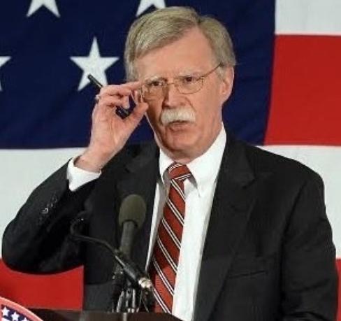 美国前国家安全顾问约翰·博尔顿今天发文说：“如果特朗普想要捍卫他的红线并维护他的