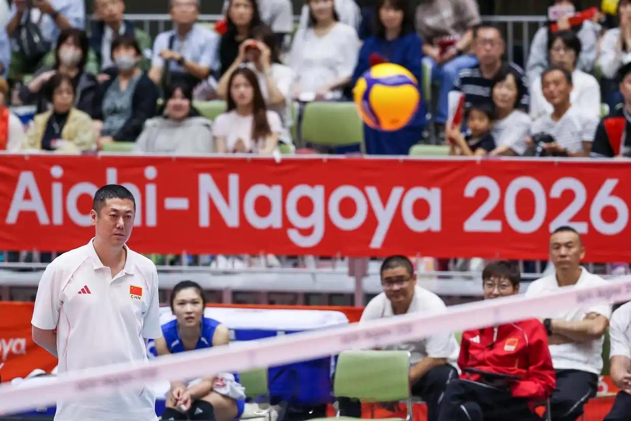 【赵勇：中国女排面对困难永远奋起】亚运会 新华社日本名古屋9月16日电（记者孙哲