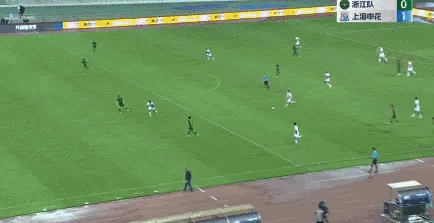 马莱莱，绝杀超！论单刀，球迷都不敢看马莱莱了[捂脸][捂脸][捂脸]；论效率，六