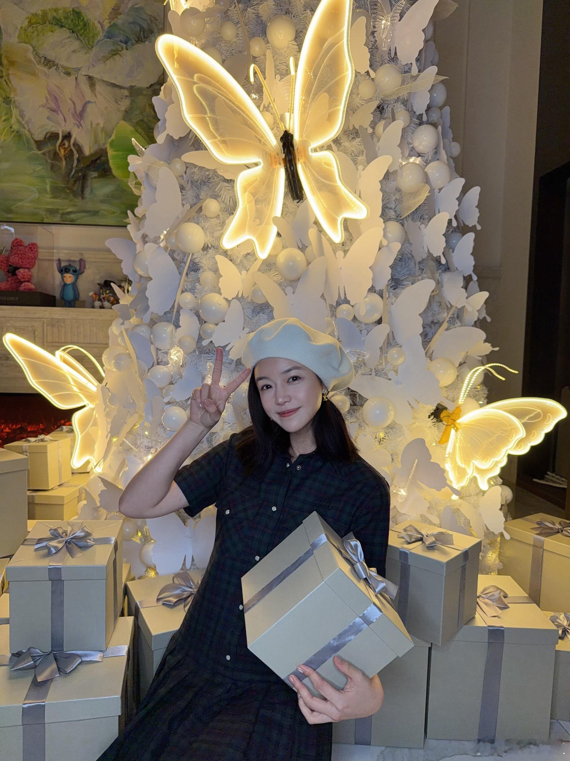 谁懂这个陈妍希有多好点进微博每天两眼一睁就是转，姐姐就是这么人美心善和姐姐一起支