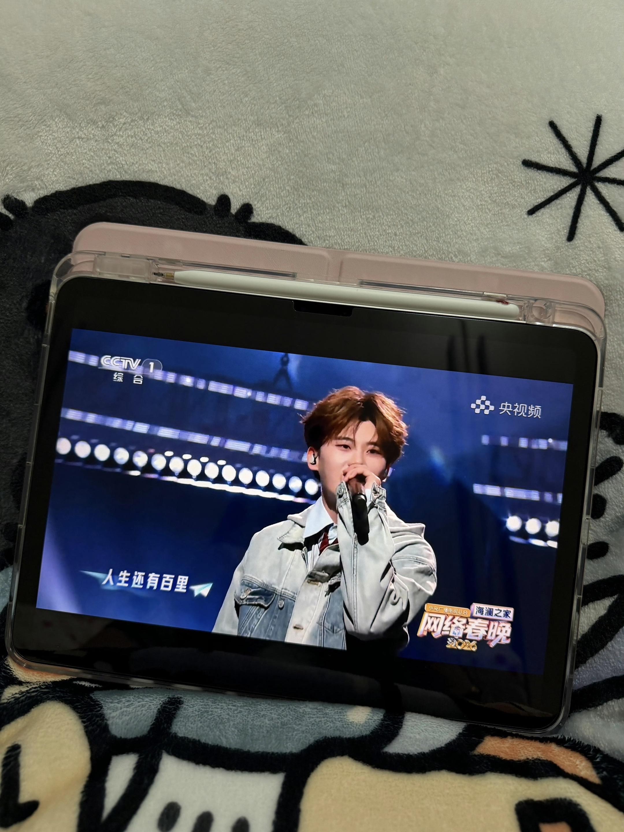 汀子就这样争气带着《敏感小孩》又上央视了 ！