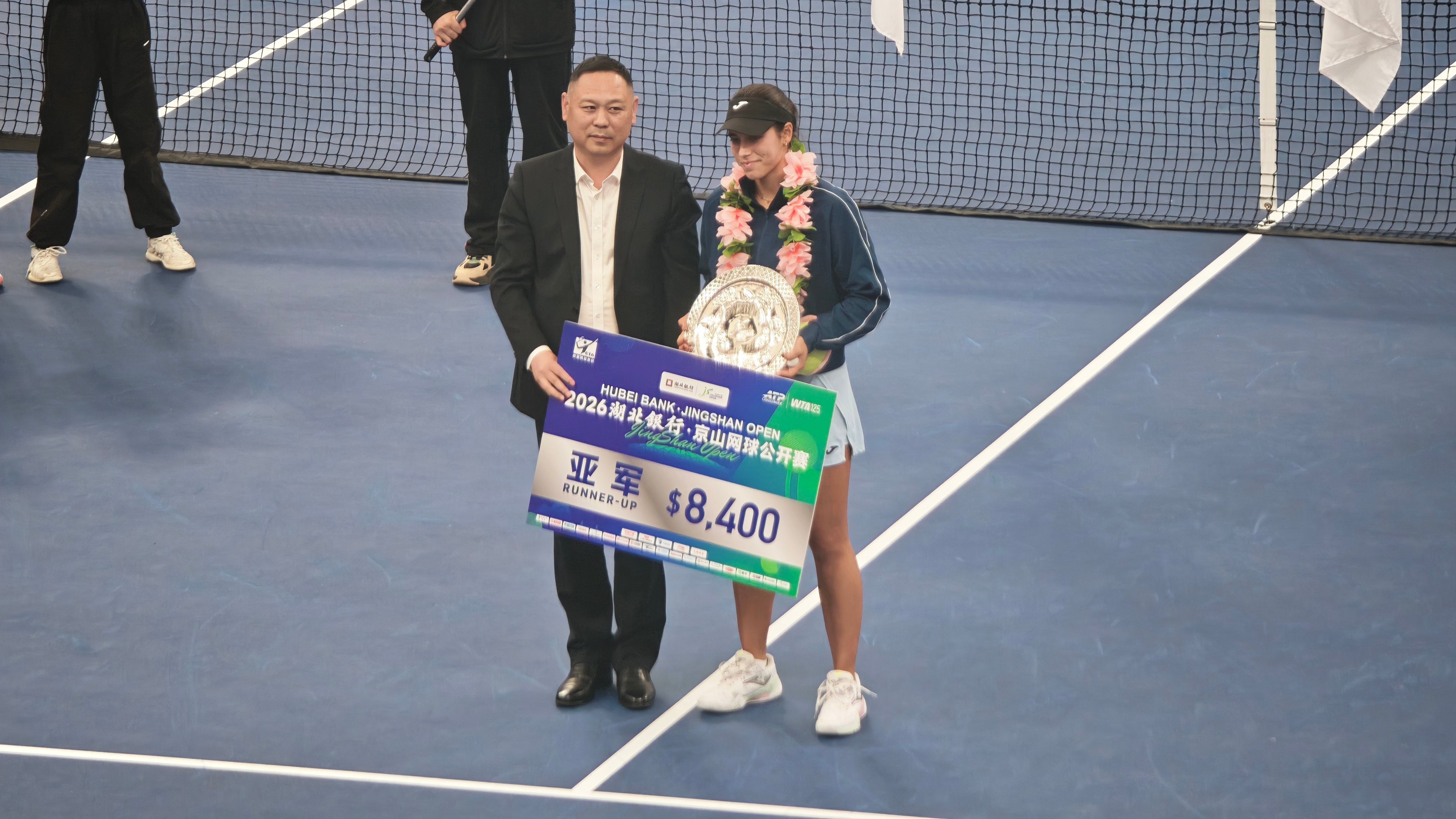 京山网球公开赛 圆梦落幕看了一下男女单打冠亚军的金额确实有点离谱[柯基]男单冠军