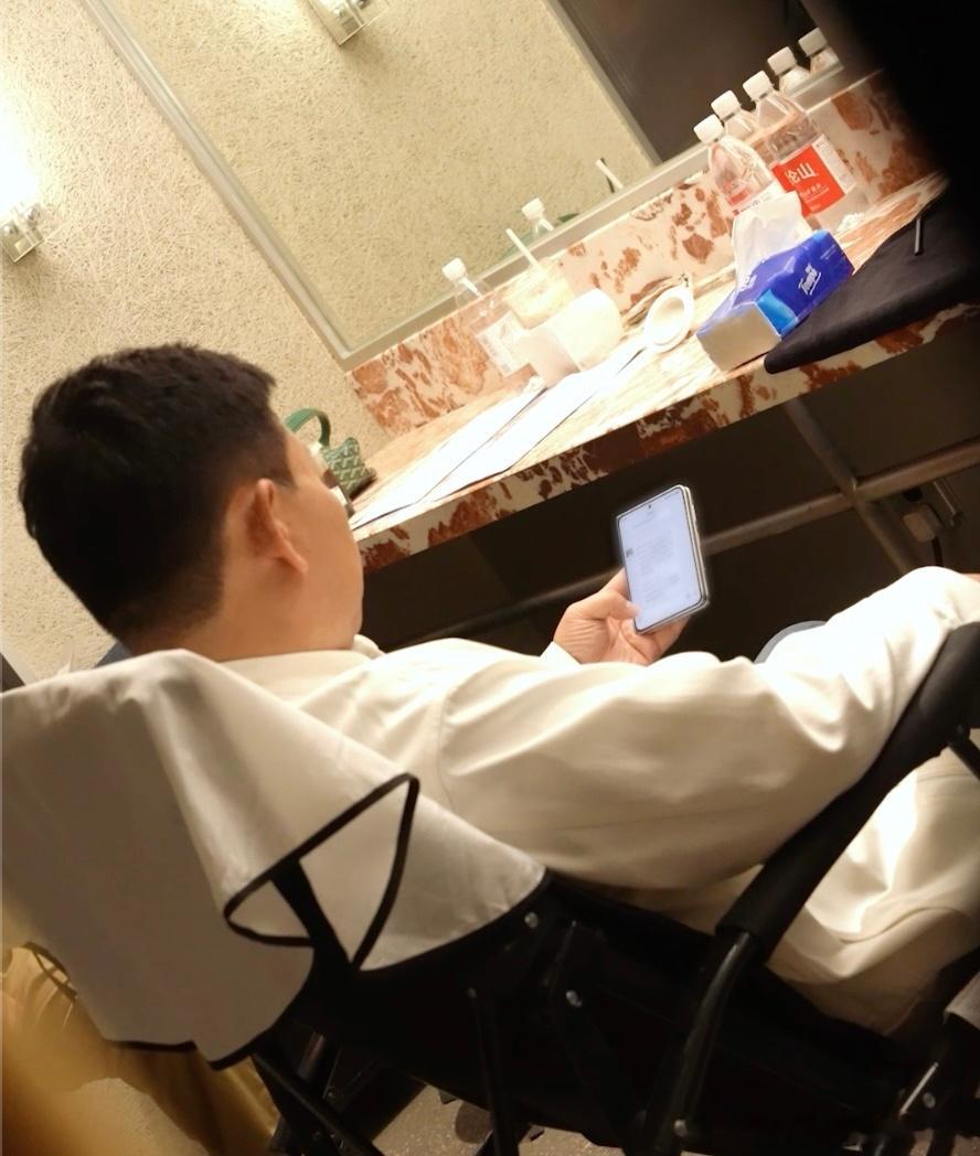 余承东首曝大阔折真机华为大阔折叠，要来啦！4月20日，华为 Pura系列新品发布