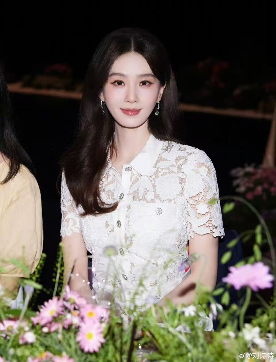 刘诗诗两天两城美丽碎片刘诗诗两天两城活动刘诗诗发来了两天两城美丽碎片！ 