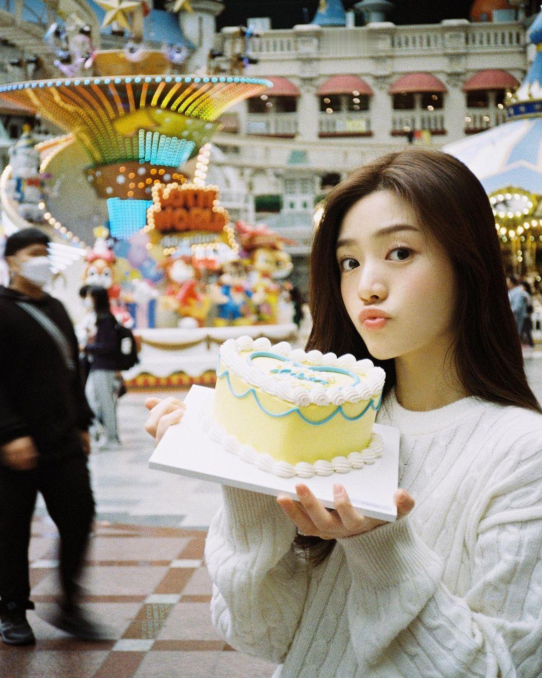 蛋糕🍰ins:pit_4_pat ​ ​​​