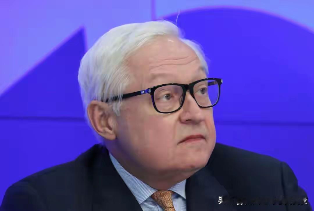 打完乌克兰就收手，克宫拍着胸脯向北约承诺，可以写进俄罗斯法律