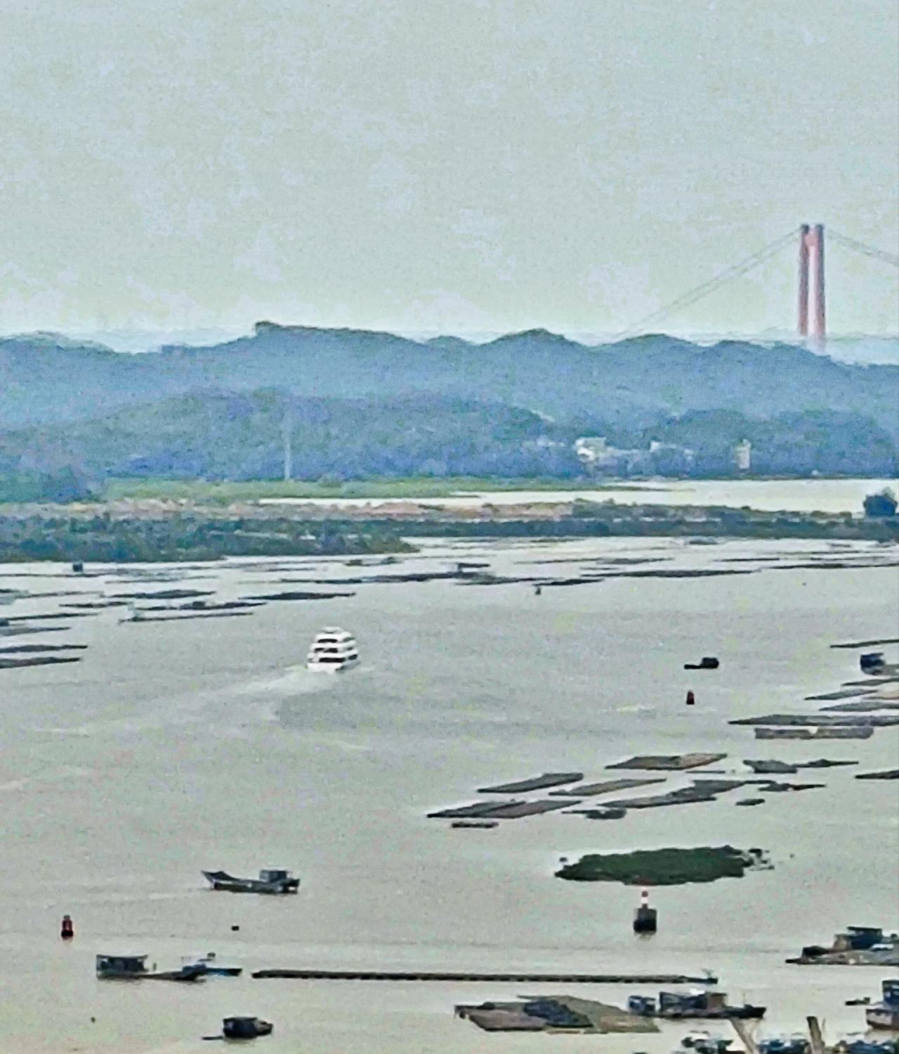 9月6日，即将投入平陆运河运营（客运观光游览）的北港载客300人邮轮，在平陆运河