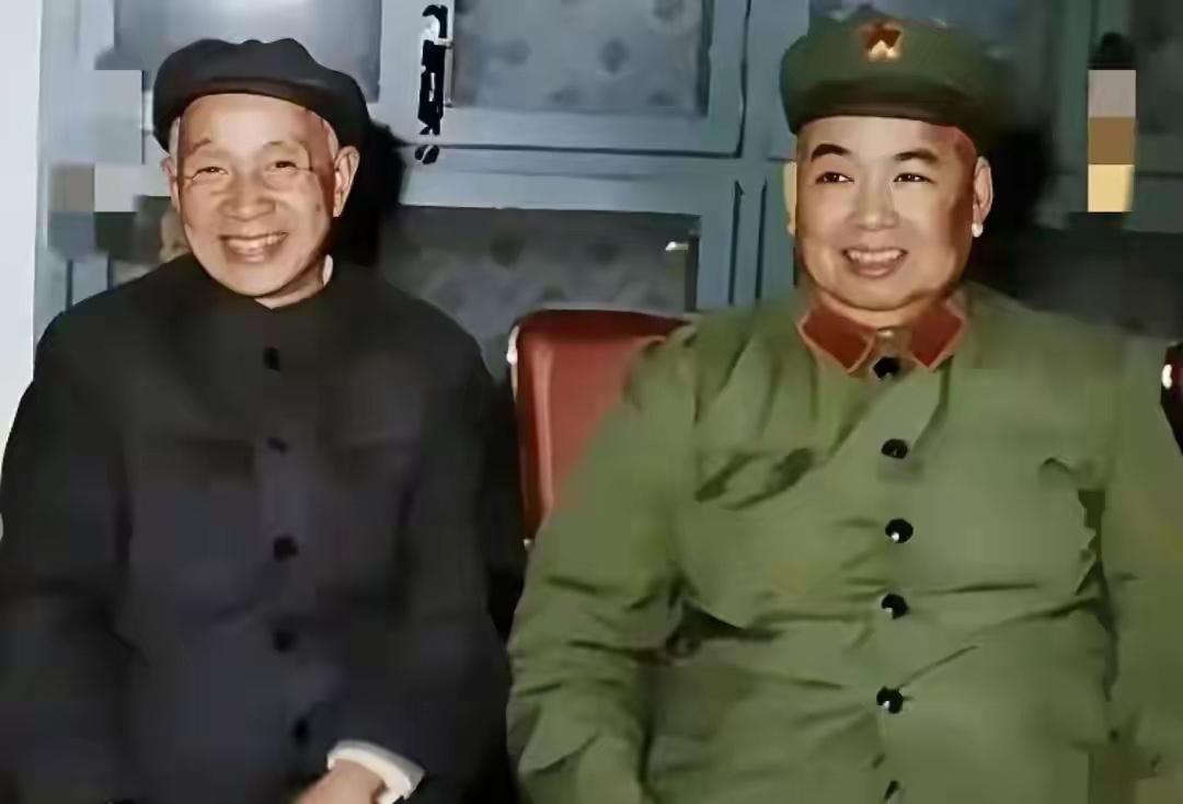 我敢打赌，能把这二位认出来的，绝对是历史课代表，我立即拜你为师，立贴为证！