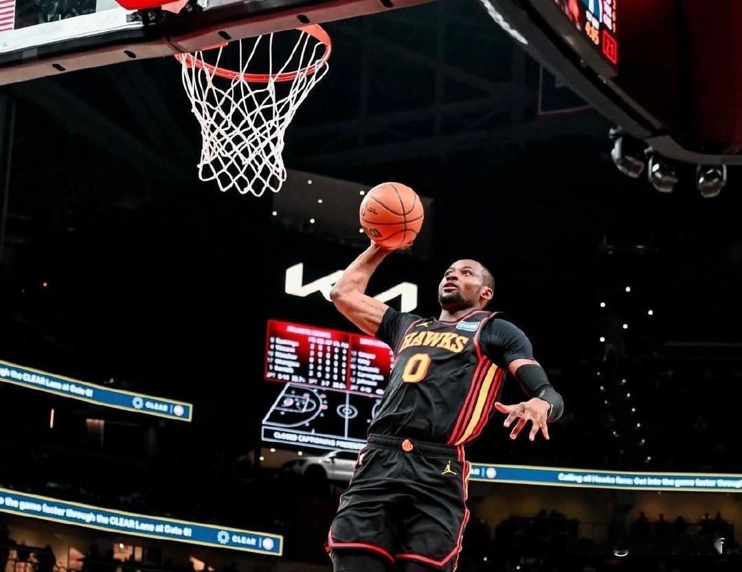 库明加首秀就狠狠打了科尔的脸！
众所周知，库明加在勇士时非常不受科尔待见。勇士队