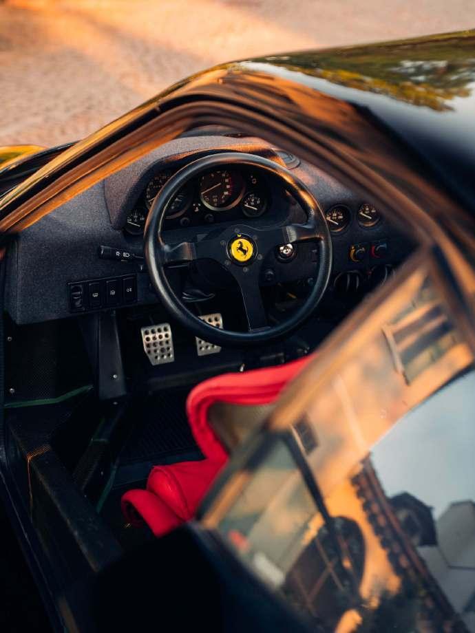 Ferrari F40 （by Alex Penfold ）黑色F40帅不帅？ 