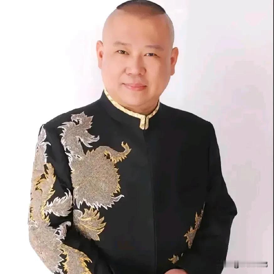 其实郭德纲对杨仪早已做出回应
郭德纲和于谦精彩相声片段
郭德纲：“专业上打败了我