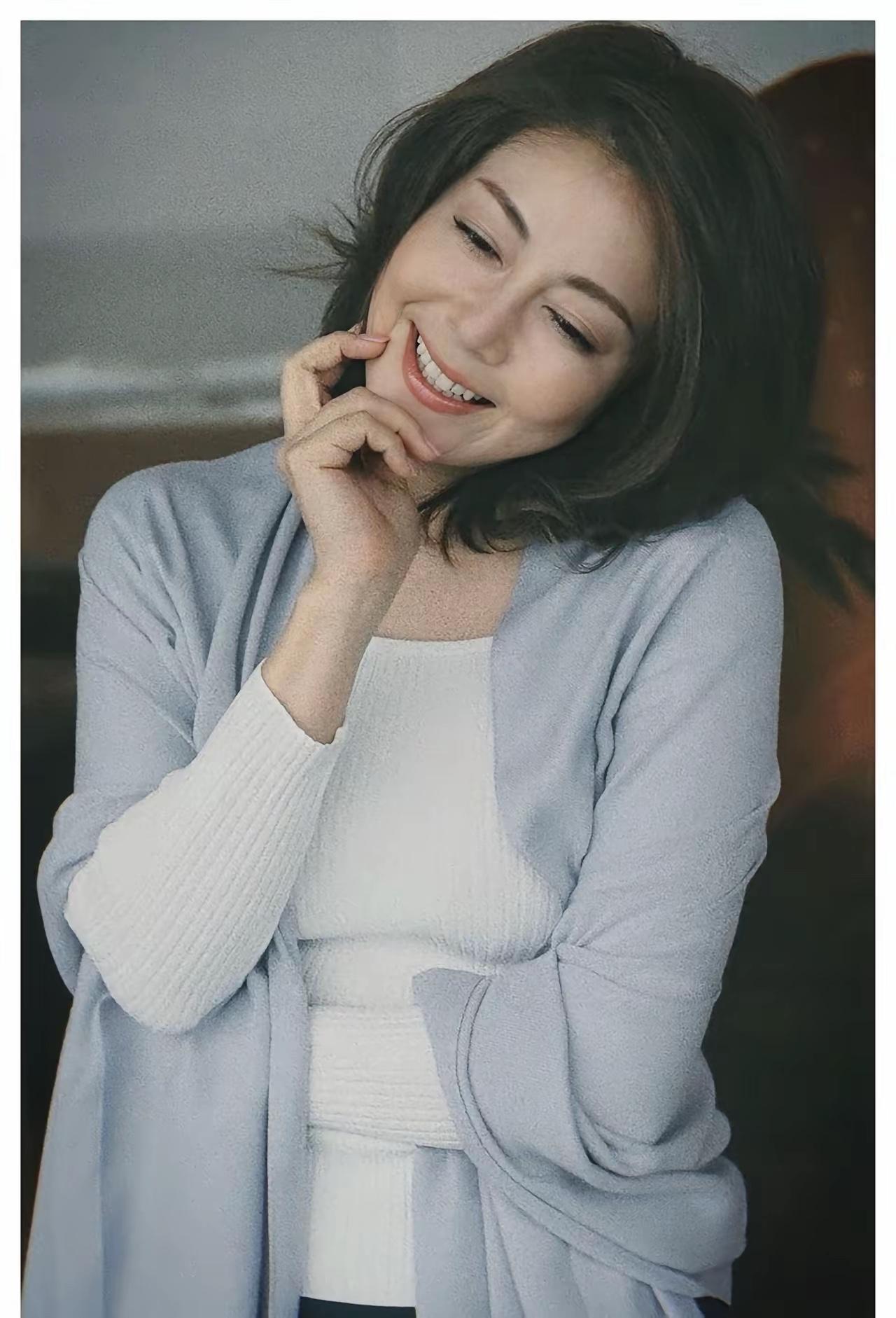 英语不是主科，老师就不会用心教了？
说的好像是主科，老师就会用心教了。
只是份工