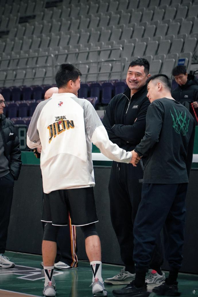 1月4日19:35，CBA常规赛第十轮东北德比打响，辽宁男篮将坐镇主场迎战吉林男