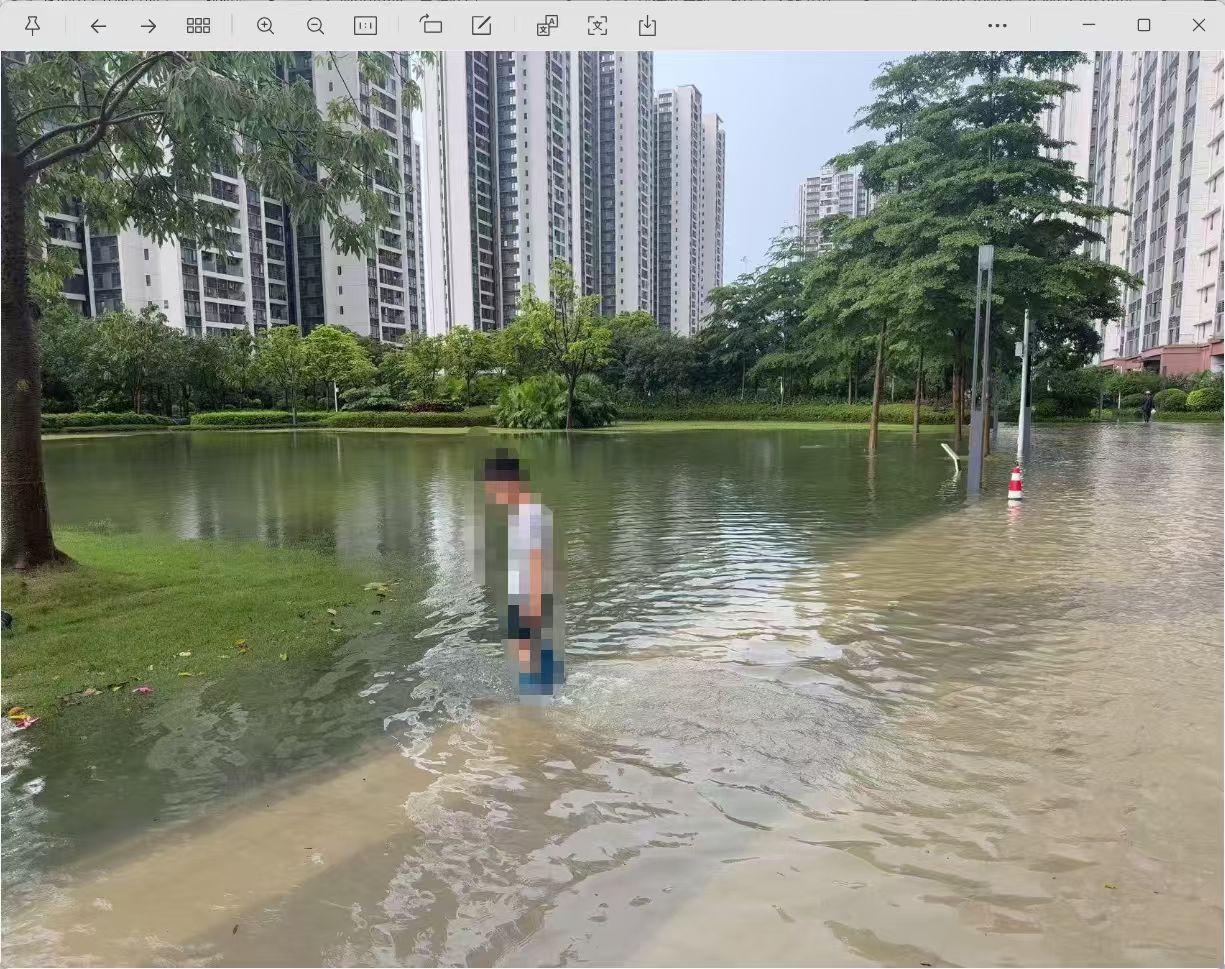 万科城市之光，这水都溢出来了！[捂脸]