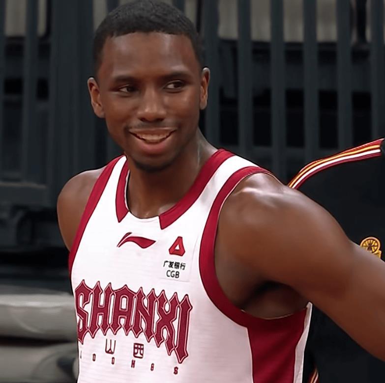 山西队迪亚洛成为本赛季第一个技术犯规次数达到8次的球员，迪亚洛也因此被停赛一场，