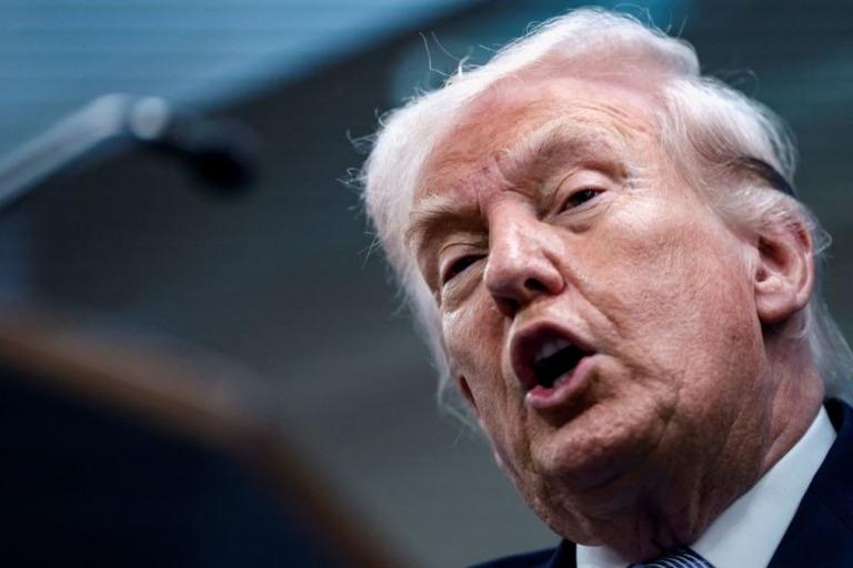 突发：美即将封锁霍尔木兹海峡
当地时间4月12日，美国首先掀桌子了。
美海军将封