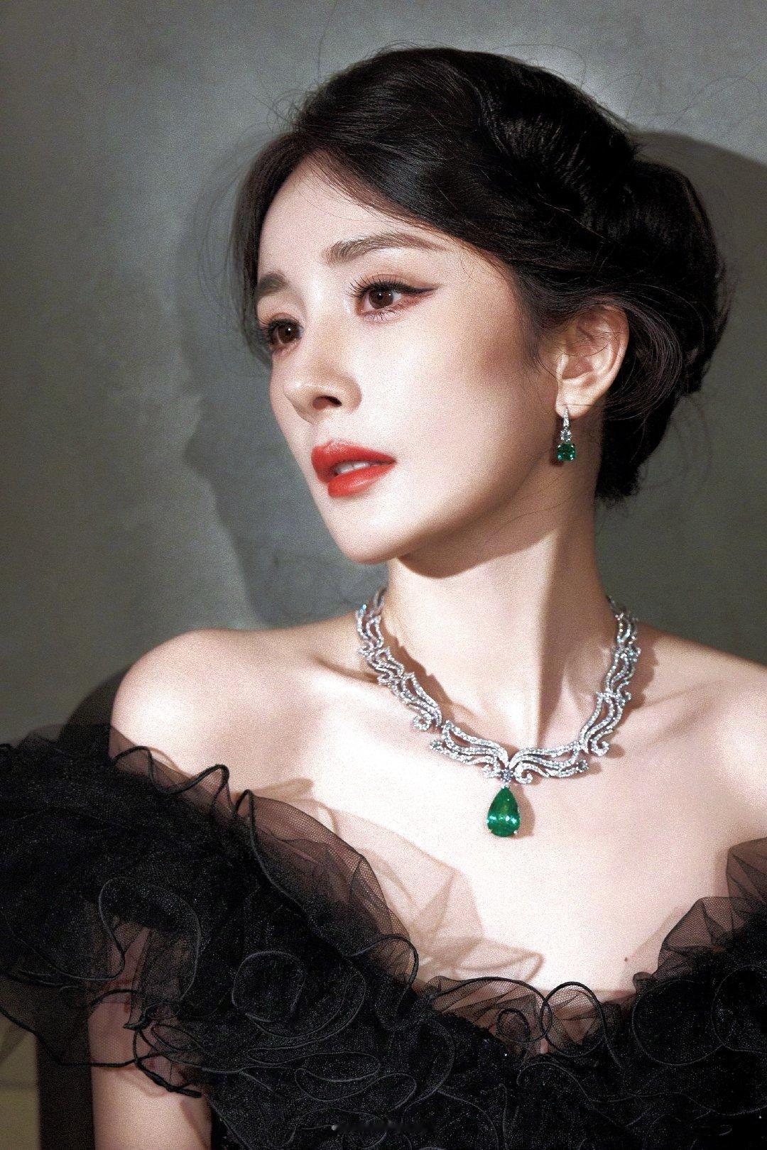 妈妈幂呀太美了吧！！！ ​​​