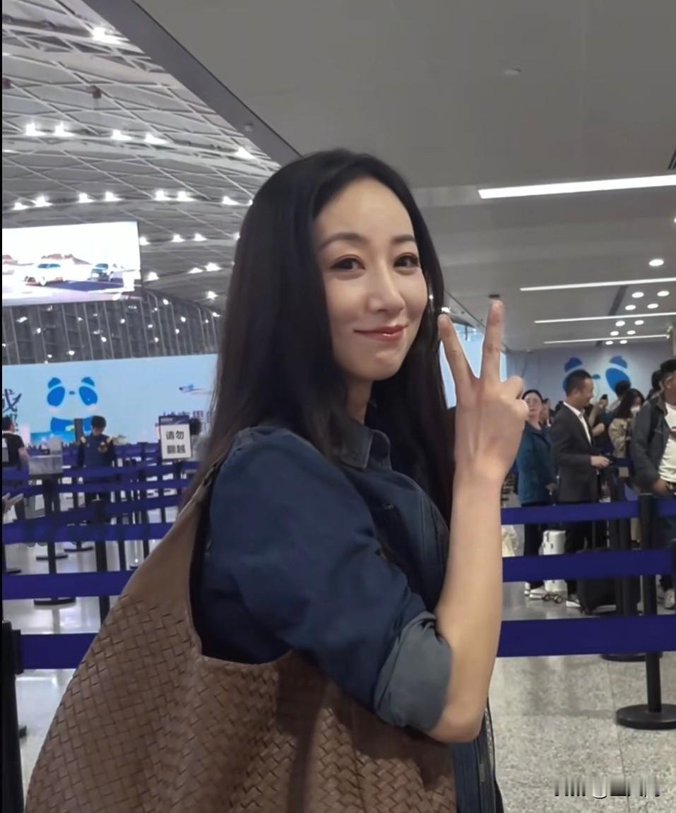 不知道你有没有感觉?
刘嘉玲和韩雪这两个不同时期的苏州美人，还真有点相似之处呢