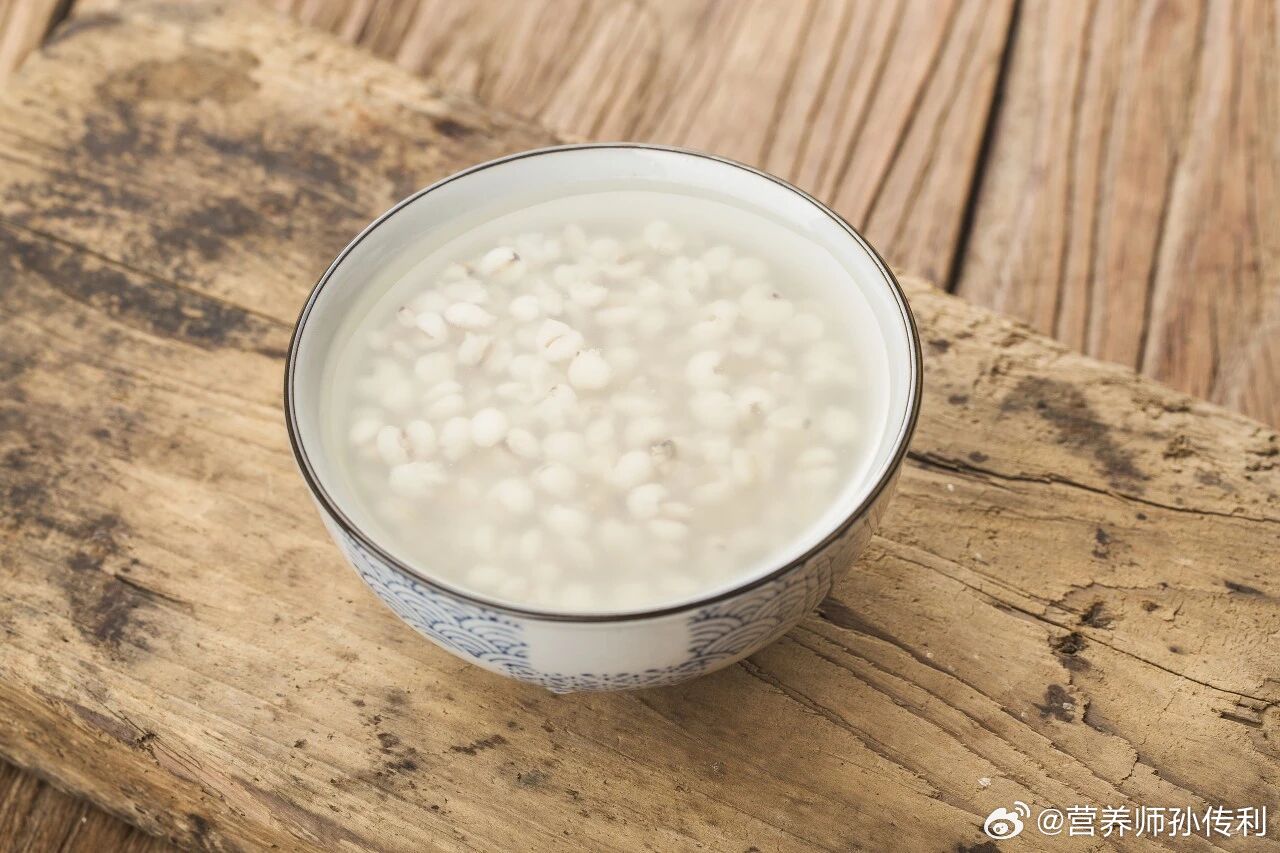 健闻登顶计划魔芋爽 【3个粥方有助于降尿酸】3、薏仁粥：健脾渗湿取薏仁、大米各5