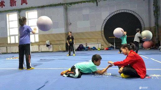 👦🏻：承让了  师承派大星[拜年]