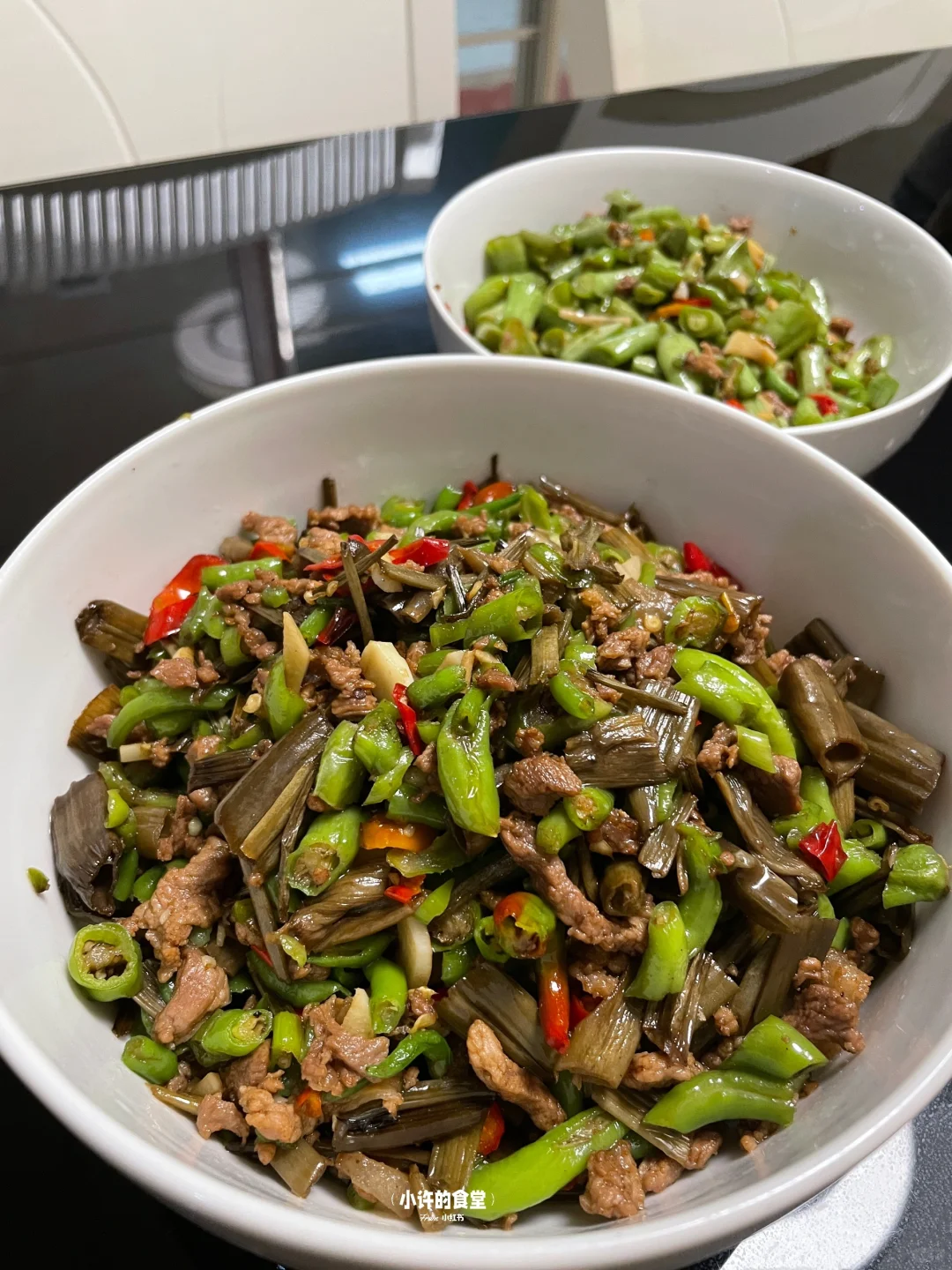 超级费饭的酸空心菜梗炒肉！