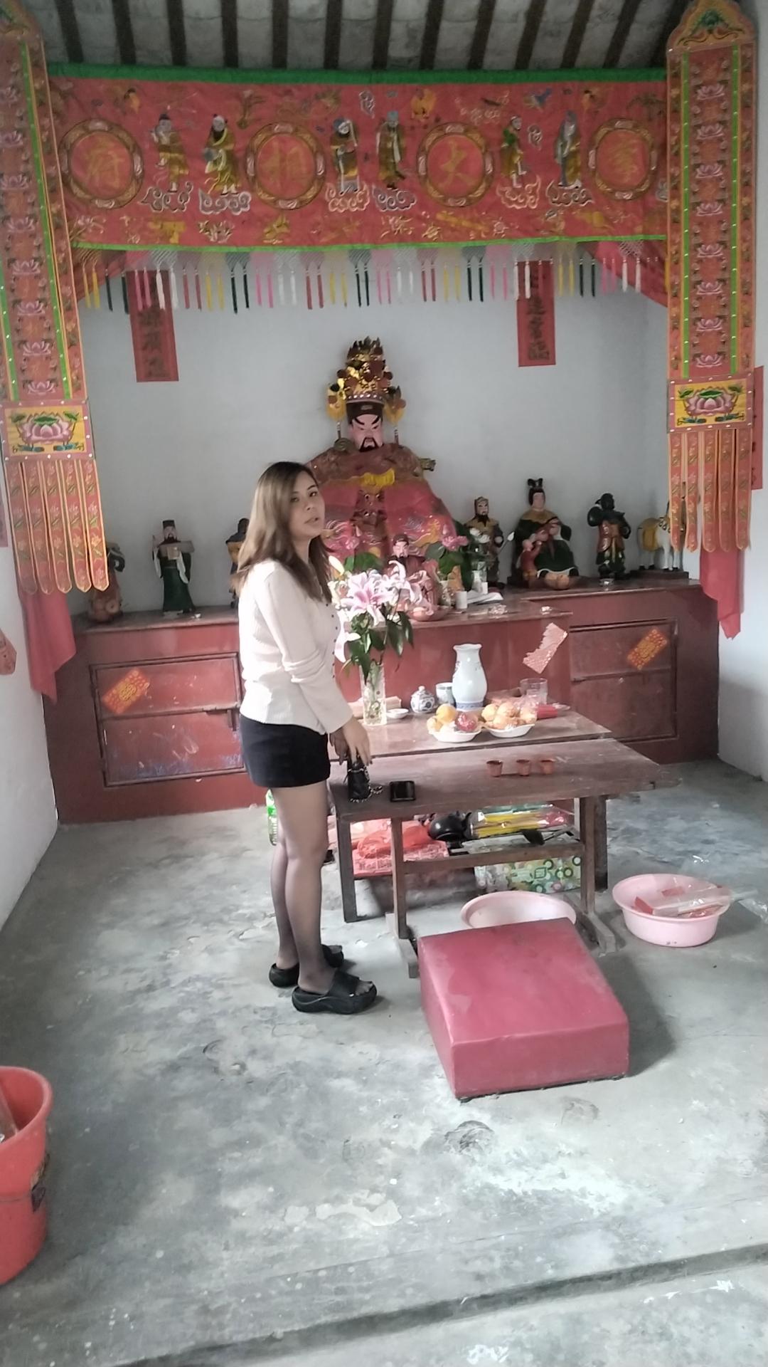 人这一生起起落落，女人更是半生清醒半生感悟，活到最后才彻底明白，谁都无法成为一辈