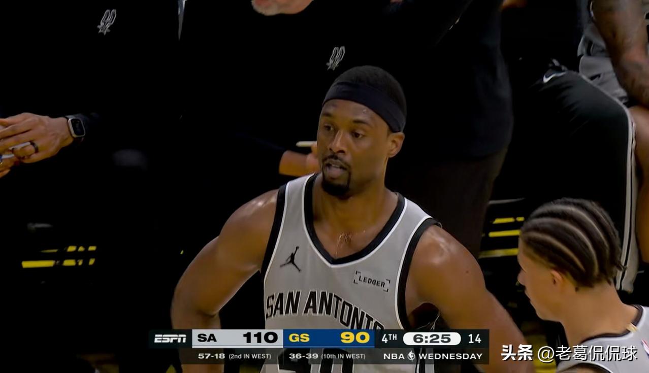 马刺大将巴恩斯真是太忘恩负义了！在今天马刺客场以127：113轻取勇士的比赛中，