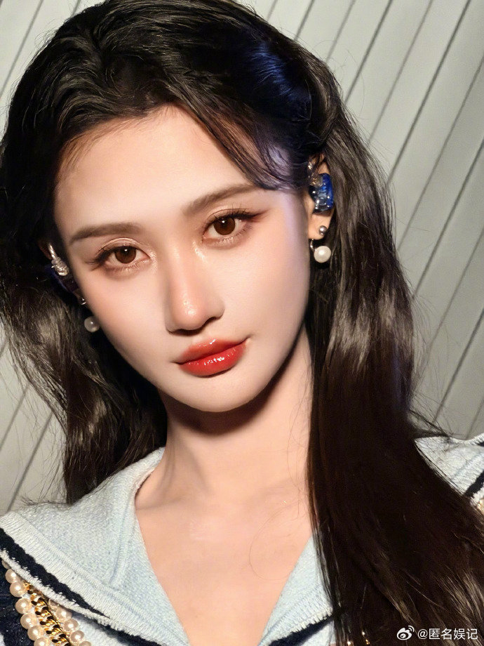 乘风2026姐姐后场出片乘风2026看完疯狂存图！姐姐们在后台松弛又好看，比舞台