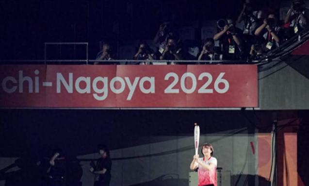 日本把亚运会玩砸了！伊朗表示不满的方式是离场！而运动员住的集装箱区因大雨撤至广场