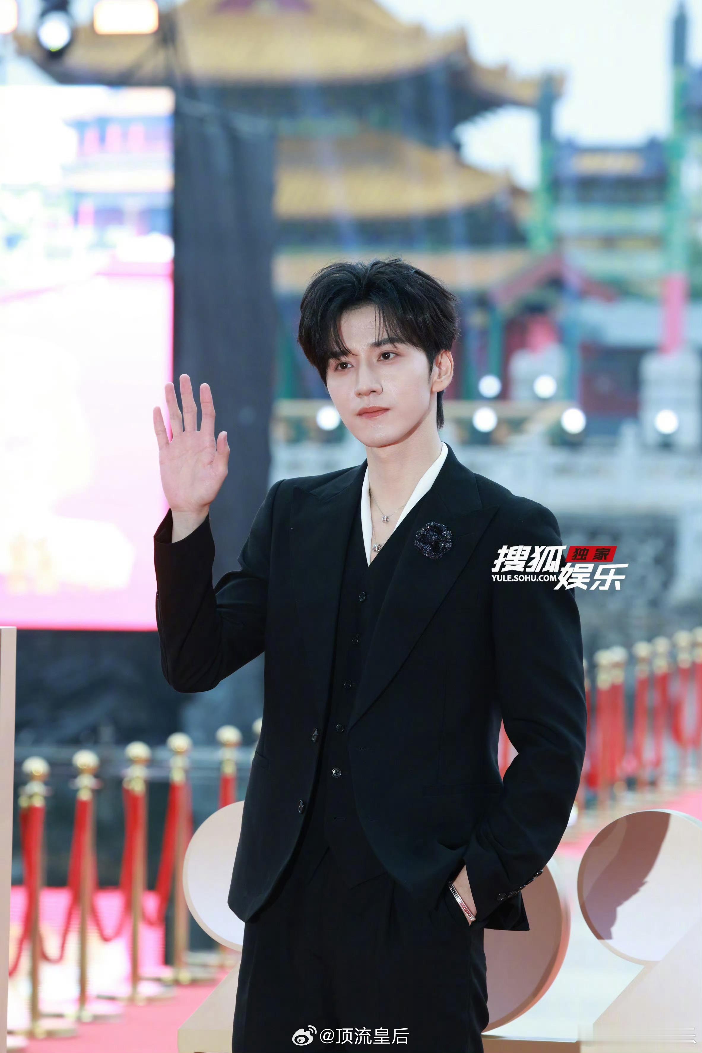 文荣奖红毯王弘毅红毯生图男明星状态最佳 ​​​