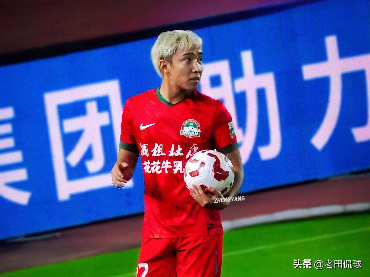 黄锐锋或许踢完了他在河南的最后一场比赛…河南足球俱乐部官方发布伤情公告，一线队球