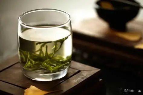 老公有外遇不是我发现的，是他承受不住压力主动告诉我的。处理完后，他们就不再来往。