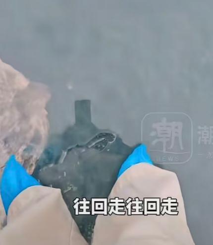 6 月 23 日，河南景区一处高空玻璃观景台突发惊险一幕，不少游客正在平台上行走
