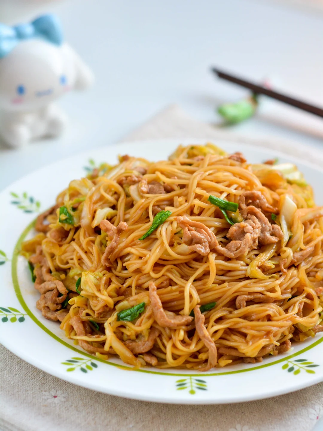 圆白菜肉丝炒面，幸福感爆棚的早餐