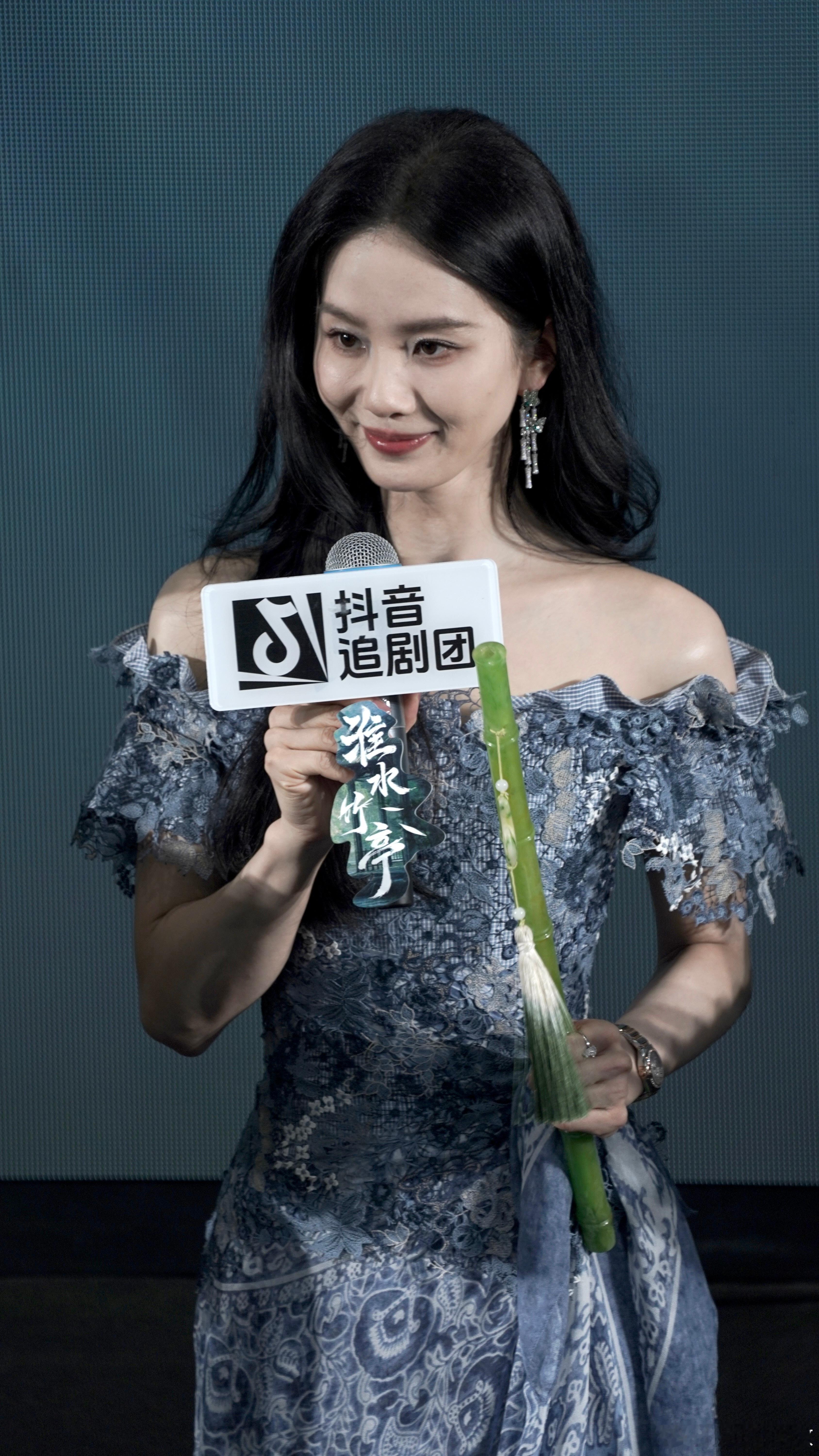 姐子美丽。淮水竹亭刘诗诗[超话] ​​​