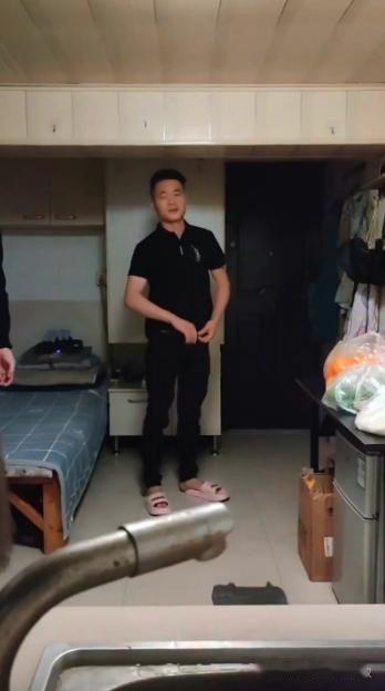 熟悉的环境，熟悉的地方，这个出租屋来的人可以申报记录了！如今人去楼空，红jie已
