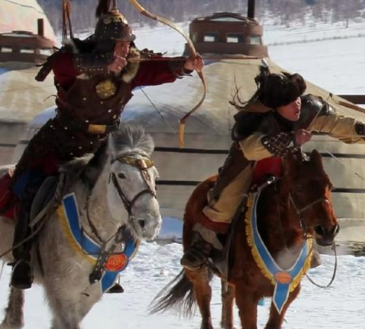 欧洲白人更加高大强壮，为什么冷兵器时代打不过黄种人？因为真相是，白人的强壮能打是