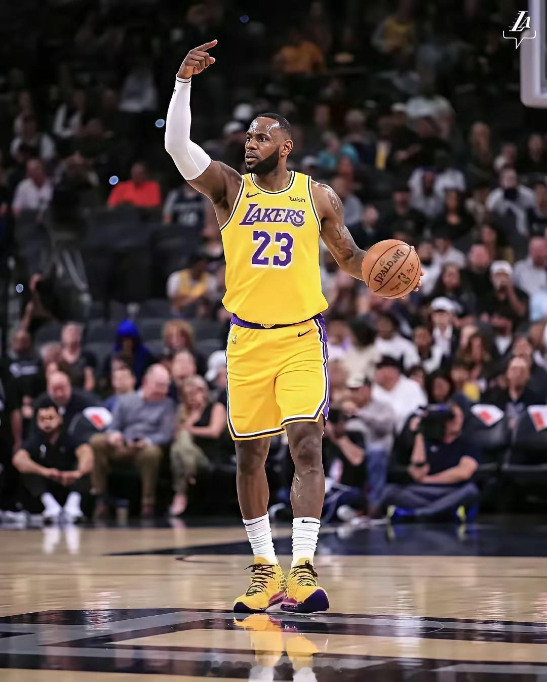 4胜3负！！！湖人连续8个主场的比赛已经结束7场。89-111惨败凯尔特人，得分