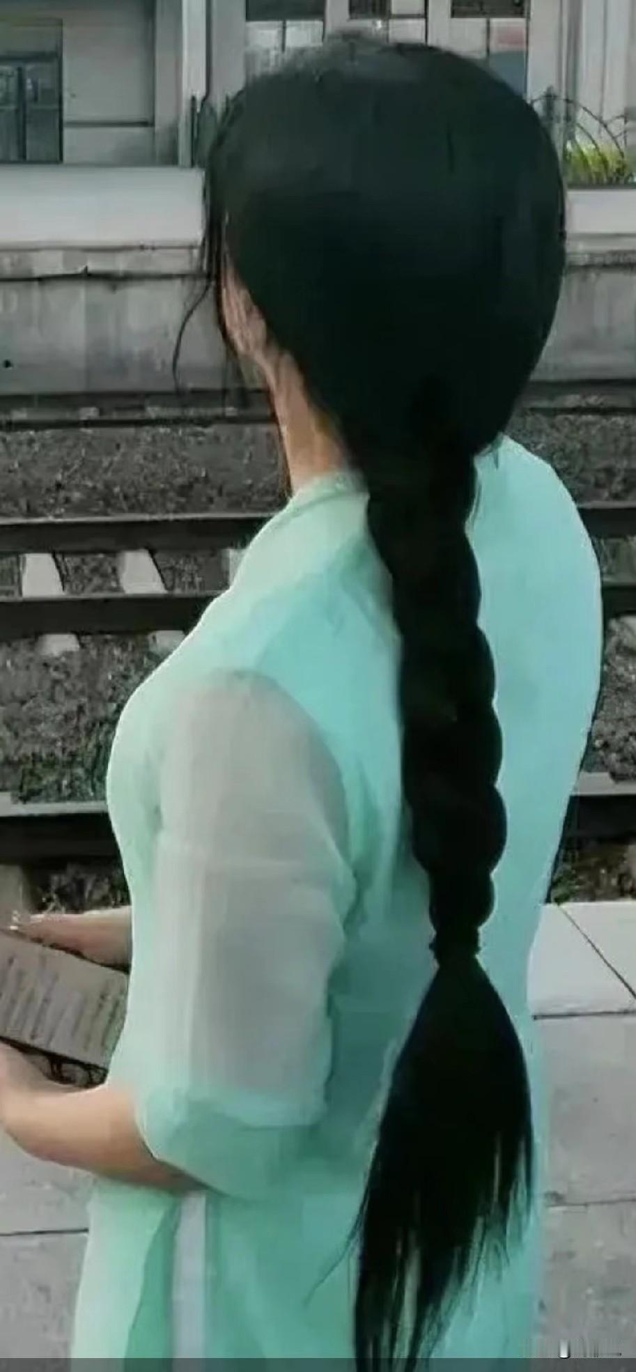 你发现没有，我们现在已经不关注任何人了，哪怕是明星，哪怕是亲人，什么原因造成人越