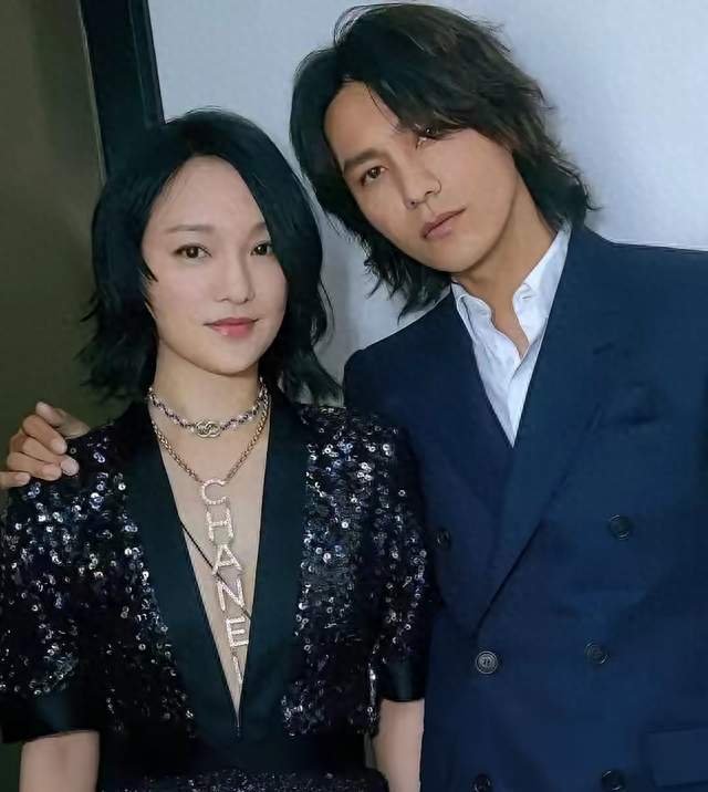 釜山升A后首位华语影后！周迅哽咽致谢父母，陈坤连夜发文祝贺！