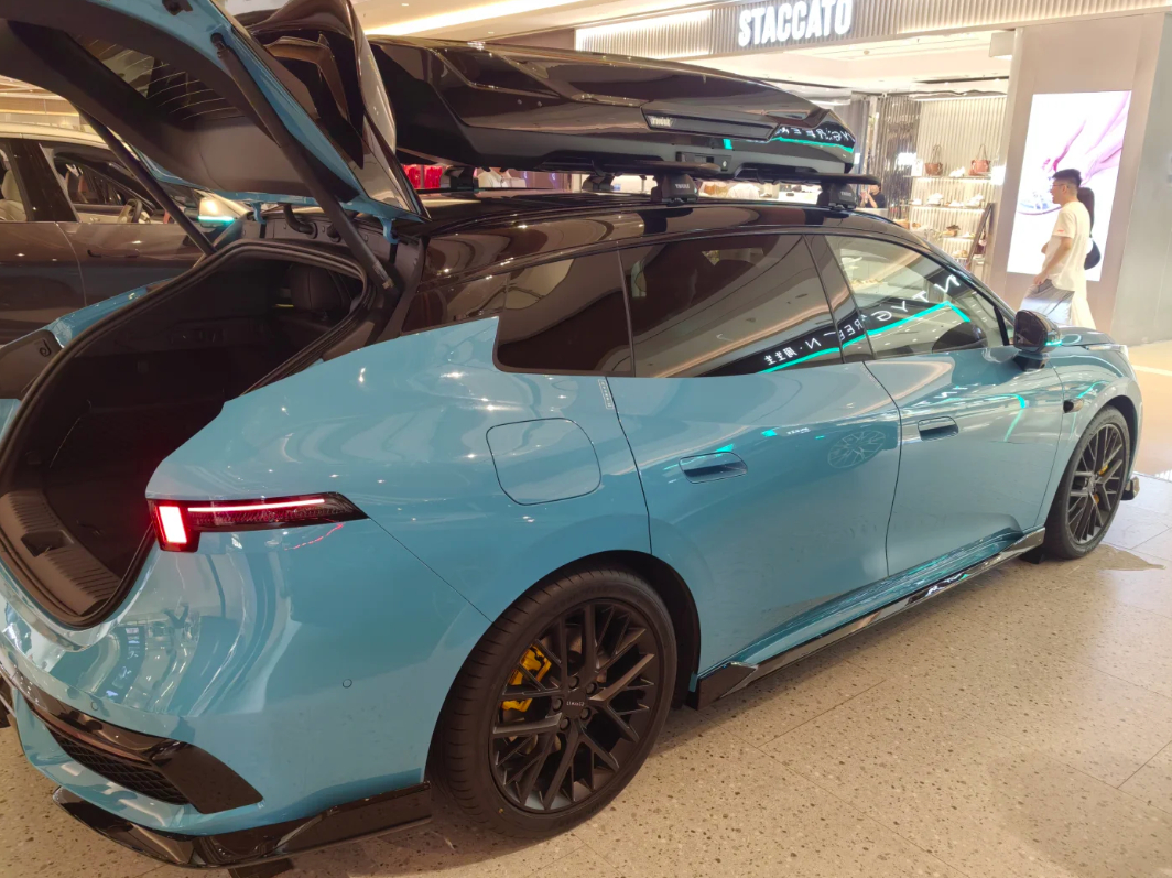 领克07GT 上市，限时14.58万起，四驱版零百4.2秒。新车搭载EM-P智能