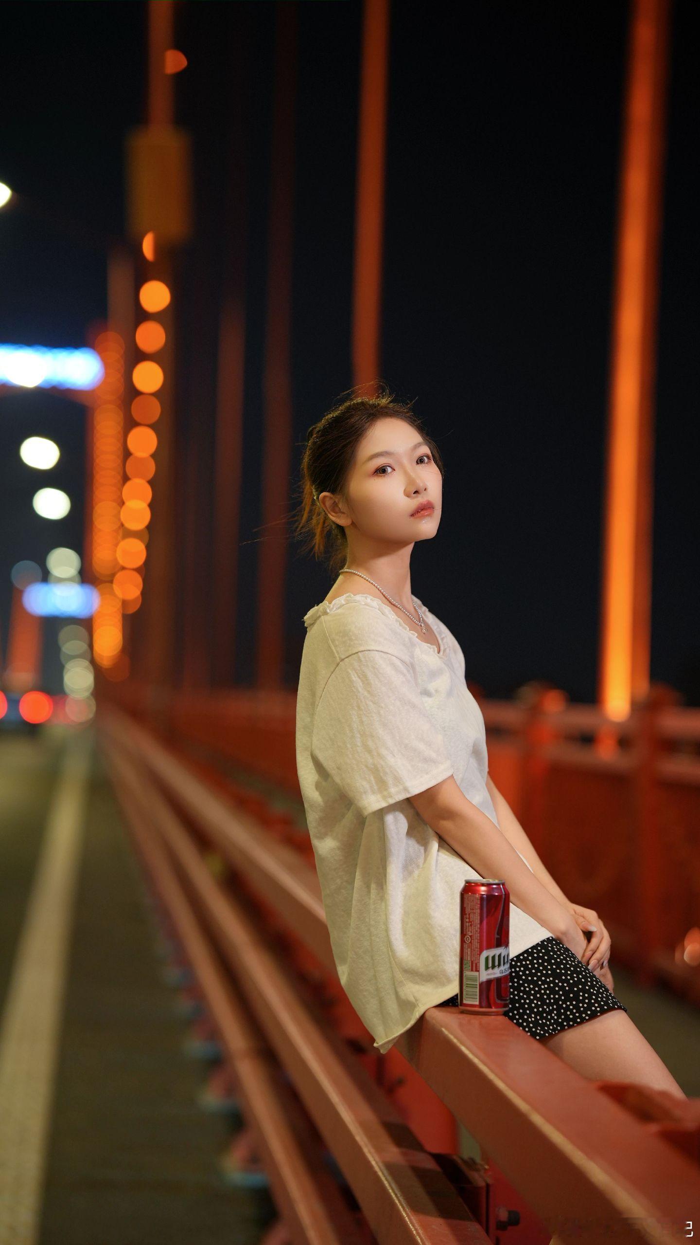 顶级街拍 孤单美女